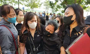Hoãn xét xử vụ nam sinh đánh chết bé trai lớp 8 ở sân đình Hoãn xét xử vụ nam sinh đánh chết bé trai lớp 8 ở sân đình