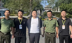 Lộ thân phận phạm tội khi dùng tên của kẻ trốn truy nã Lộ thân phận phạm tội khi dùng tên của kẻ trốn truy nã